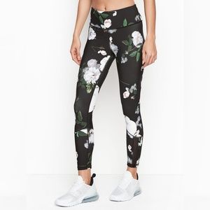 NEW Victoria Secret Floral High Rise 7/8 Tight

XS